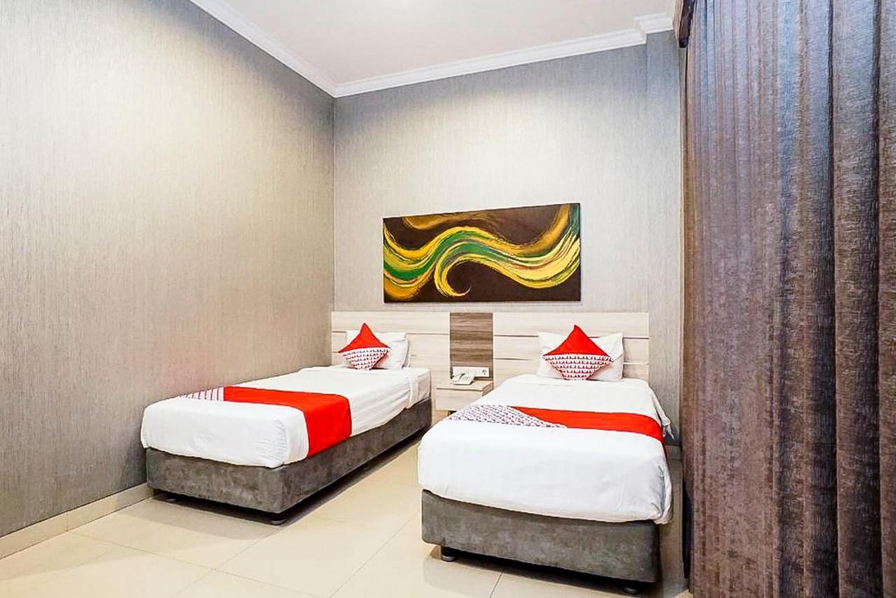 Oyo 289 Hotel Dalwa Syariah Pasuruan Exterior photo